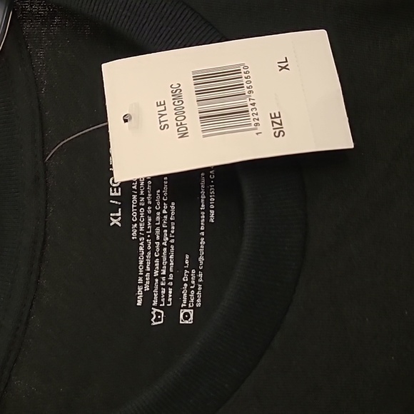 T-shirt - Picture 3 of 3